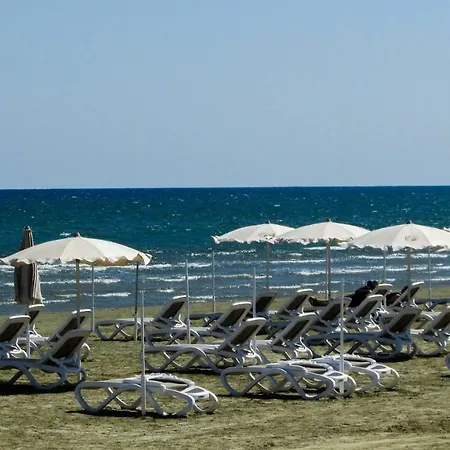 Lägenhet 1 Bedroom With Magic View Over Center Larnaca